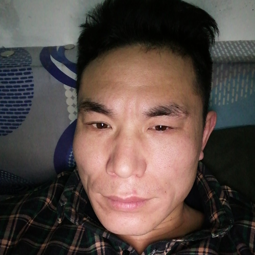 没穿裤子的照片