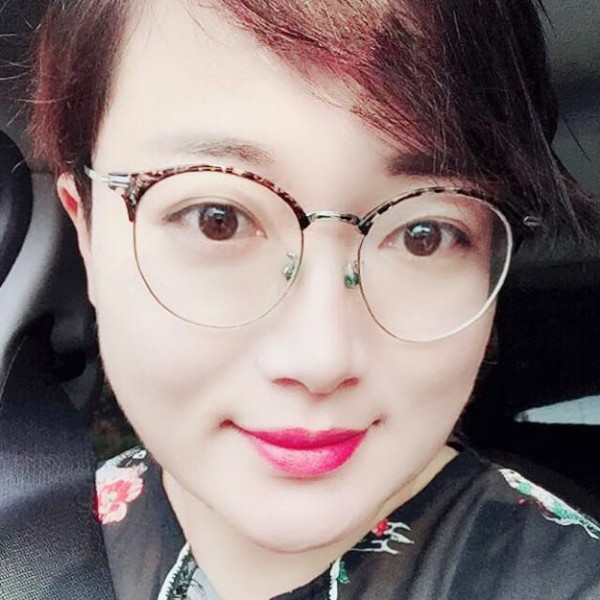国际庄的白富美的照片
