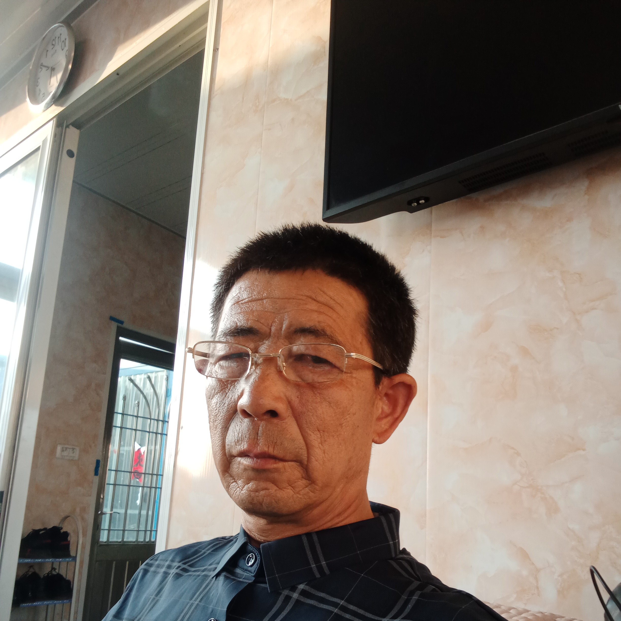 烤鸡浅吻贪玩的照片