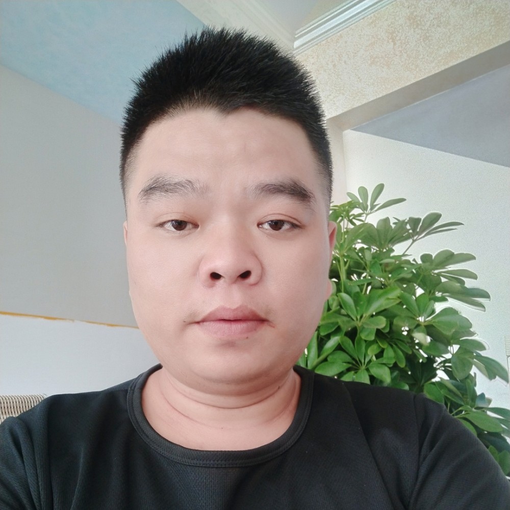 钢铁侠背后的照片