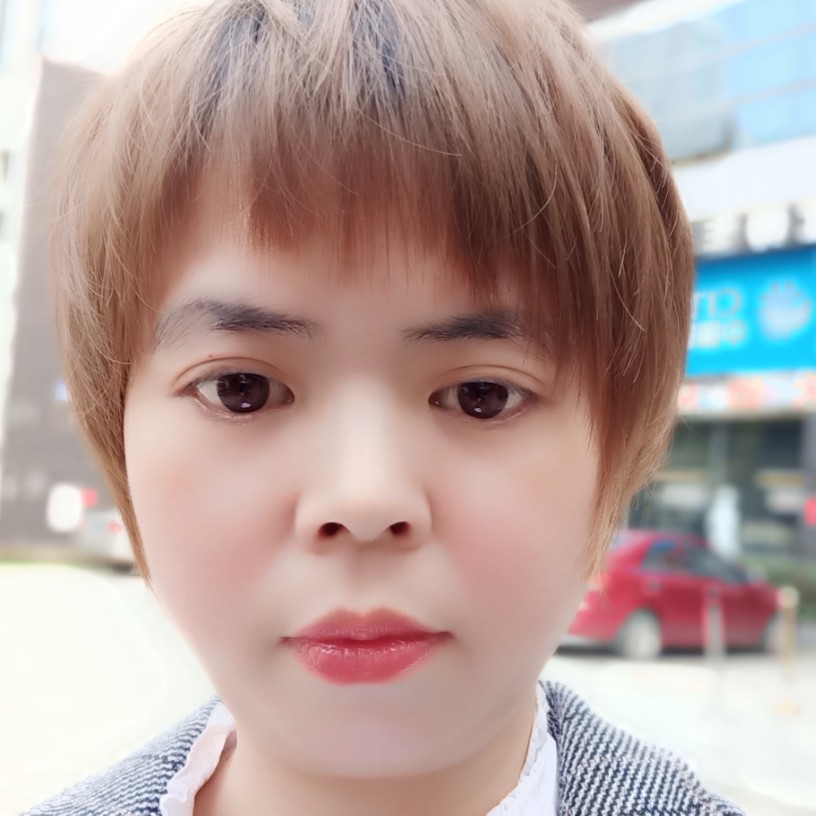 咖啡豆错落的照片