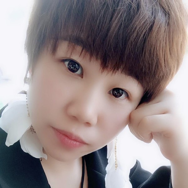 呤娜的照片