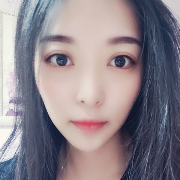 内向深拥飞鸟的照片