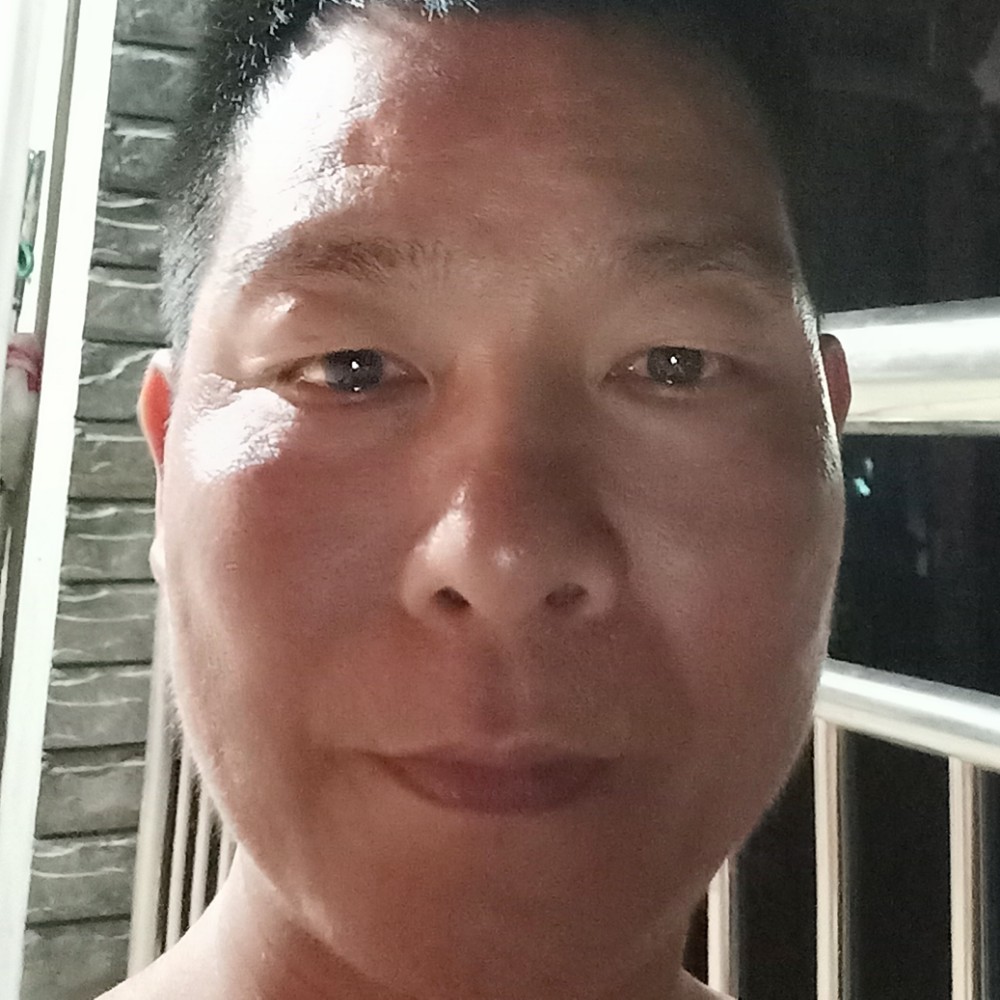 云朵用风中的照片