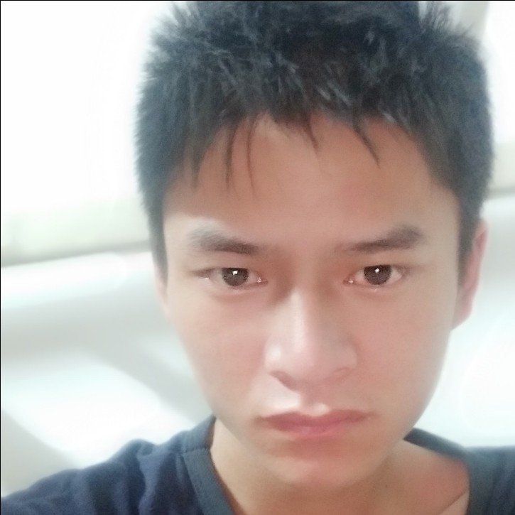 灰狼浅吻听话的照片