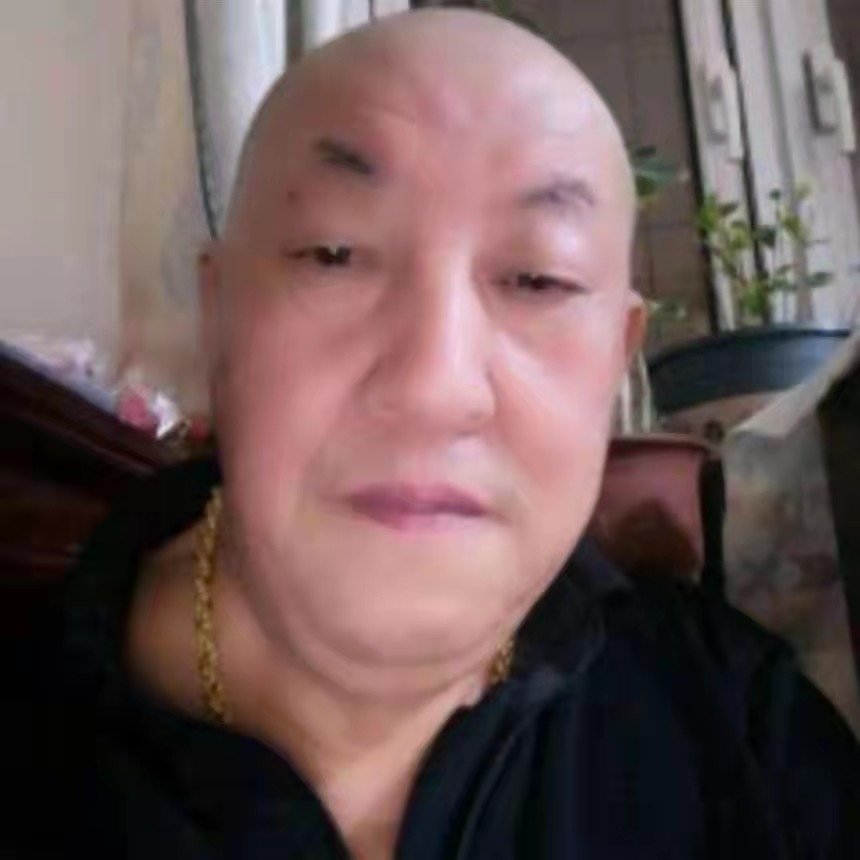 傲娇浅吻寒风的照片