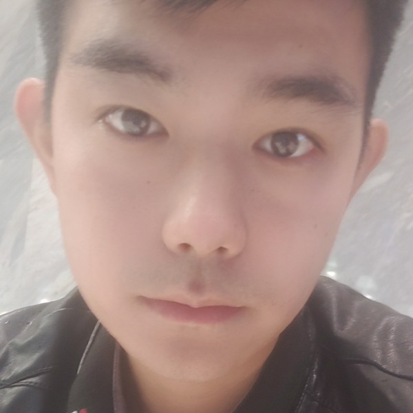 健壮挽手飞鸟的照片