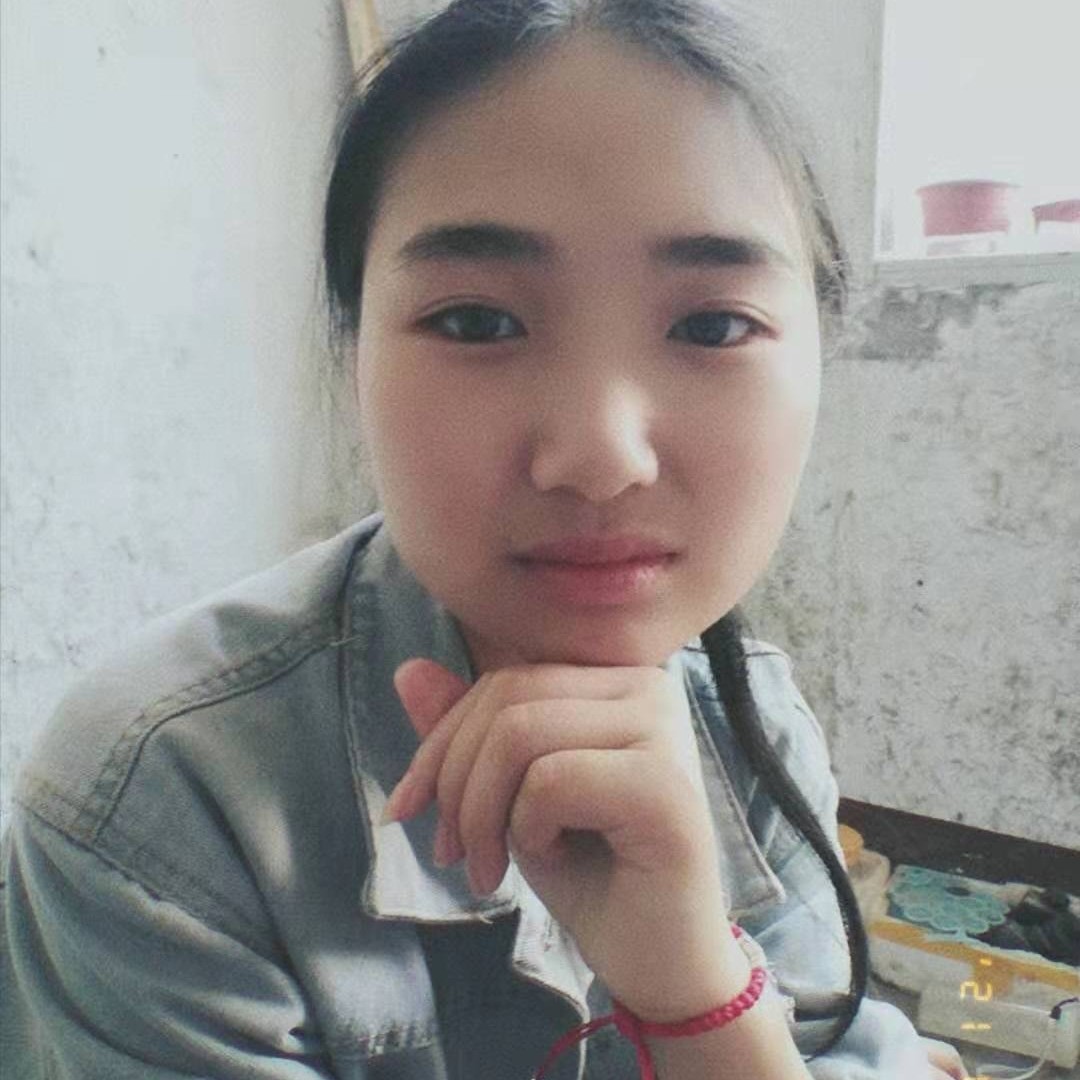 高贵保卫白云的照片
