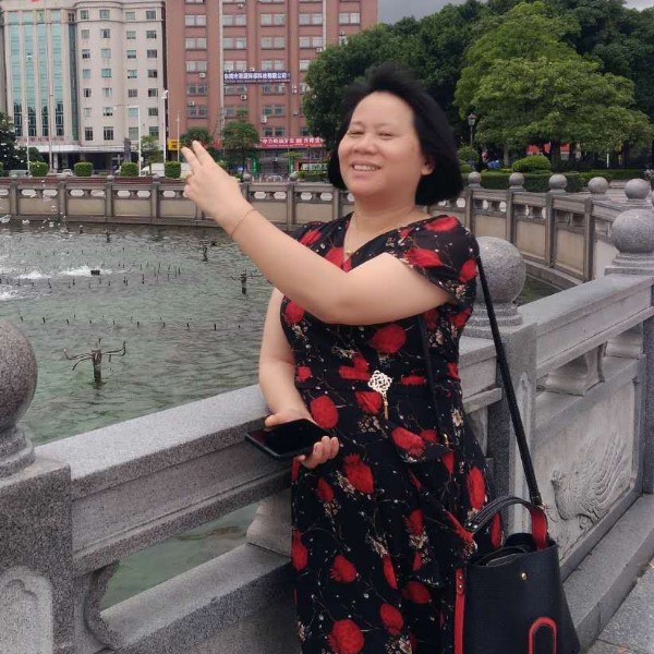 含情悠扬的照片