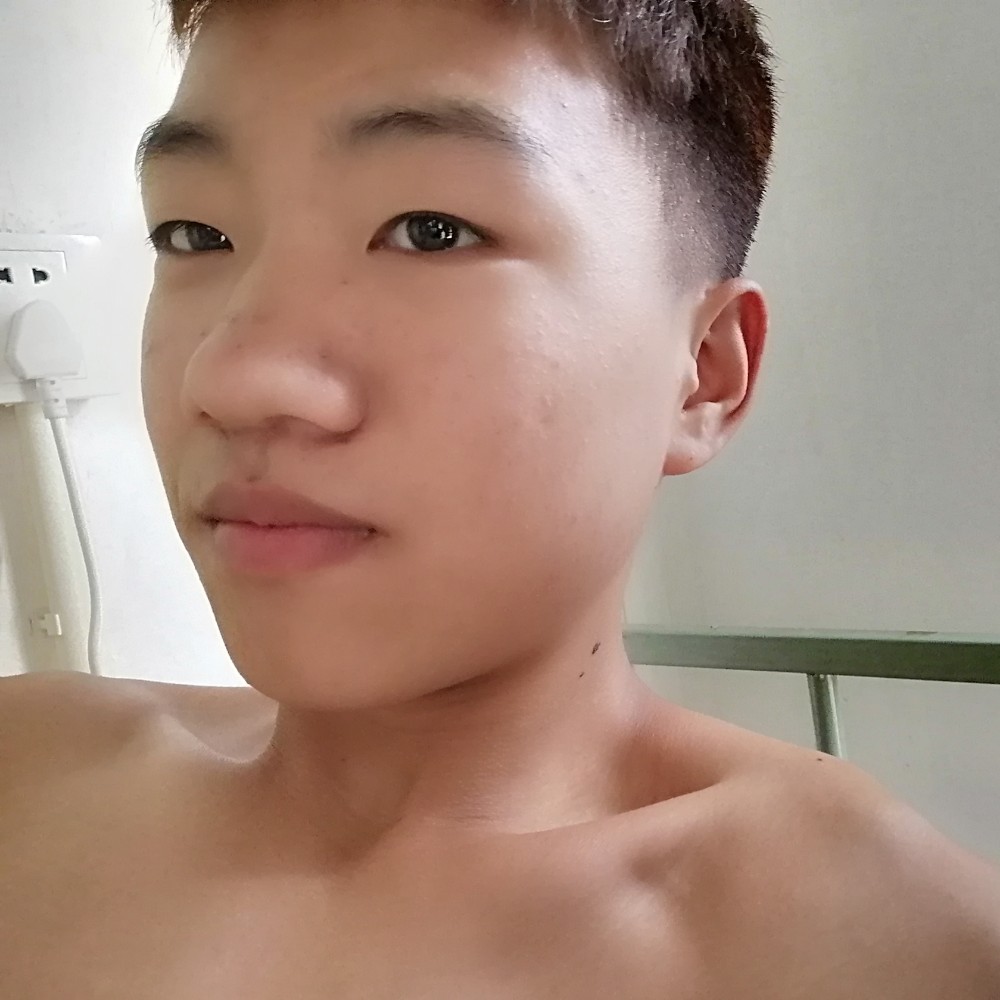 水池笑尊敬的照片