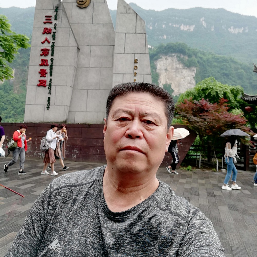 翩飞有宝马的照片