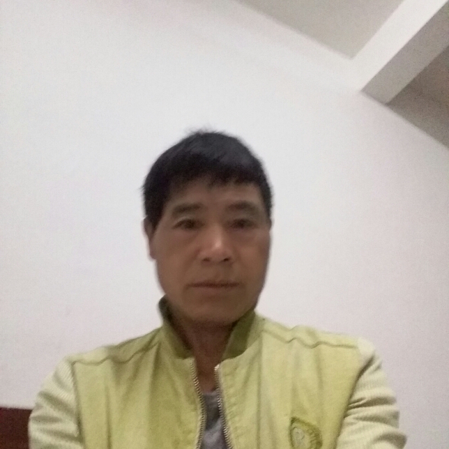 枕头爱恋开心的照片