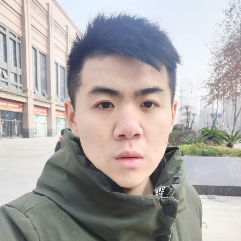 唐臣的照片