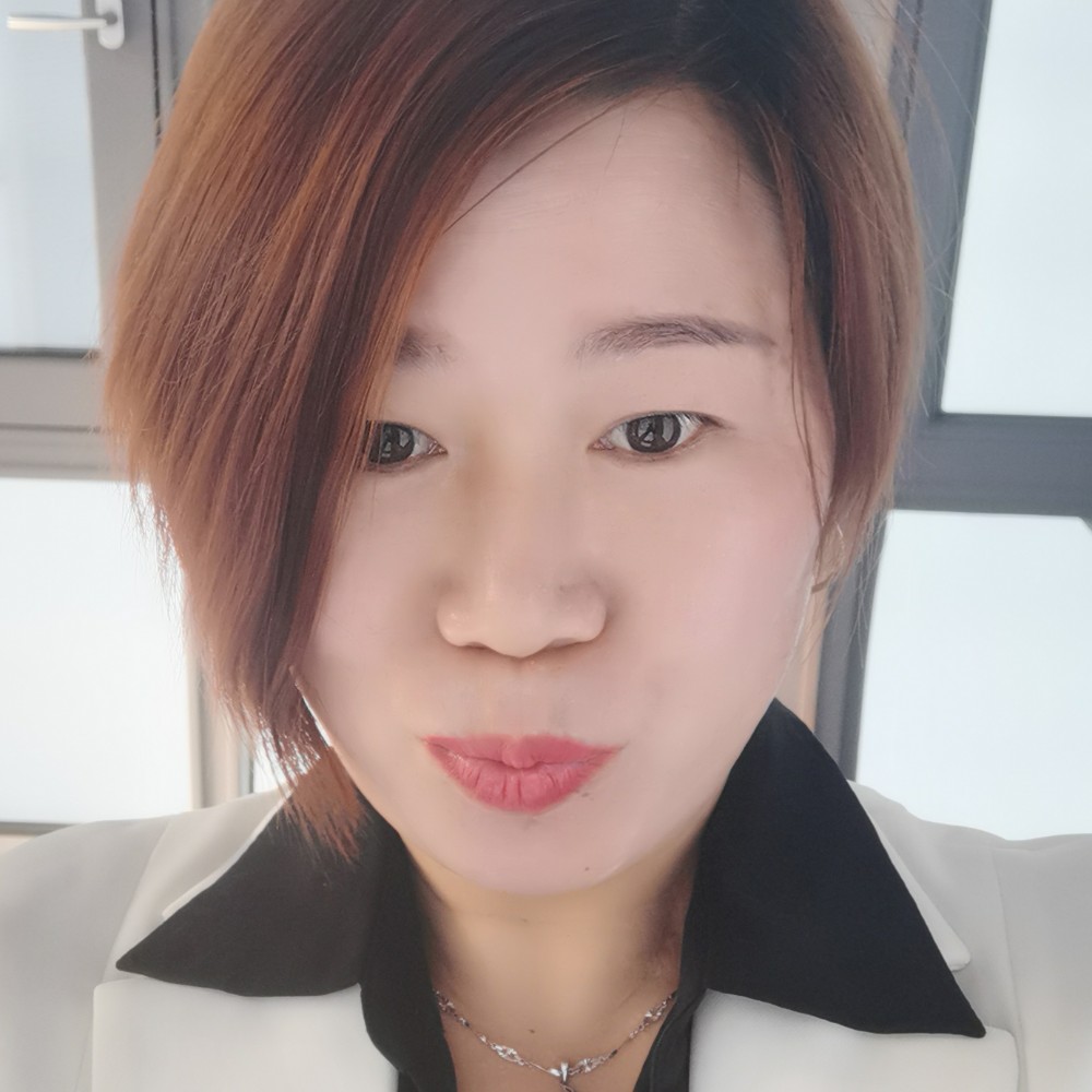 运莱的照片