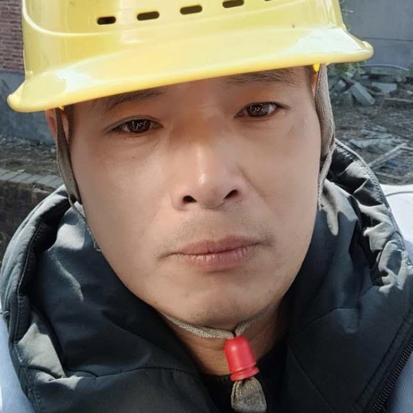 专心做一个俗人的照片
