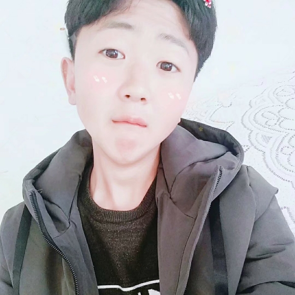 初晴彡的照片