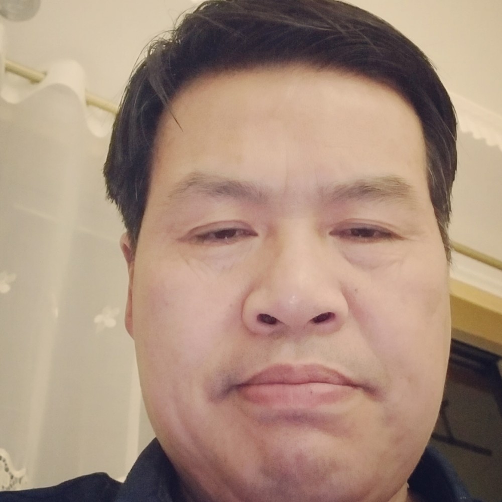 晨阳多情的照片