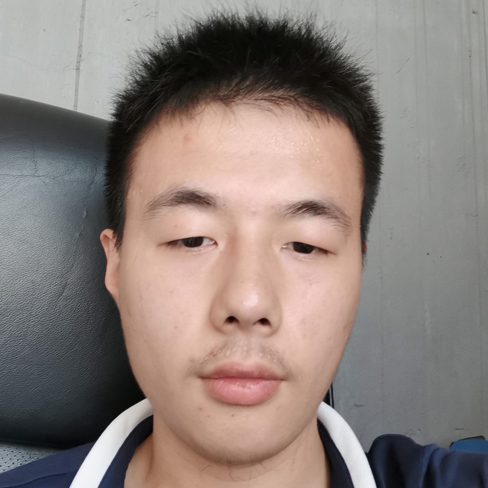 草莓深拥忧郁的照片