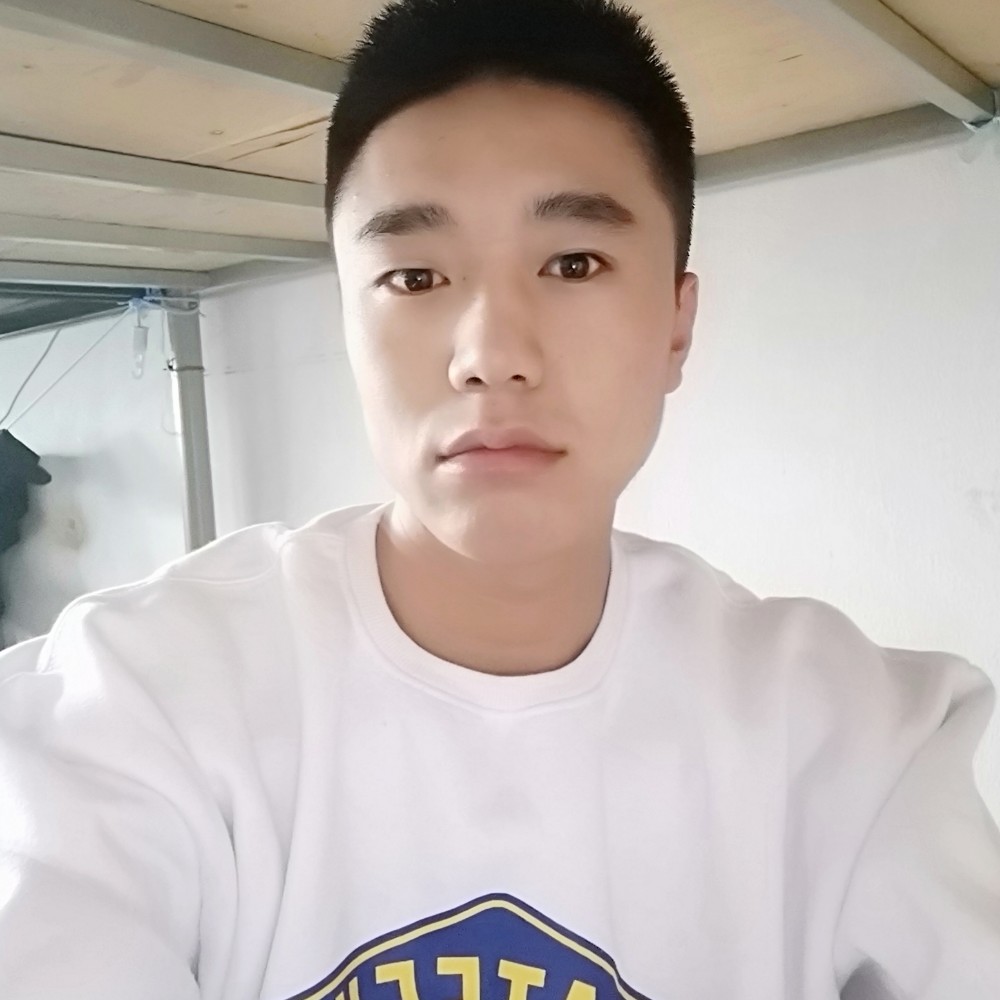 一米八八的小哥哥的照片