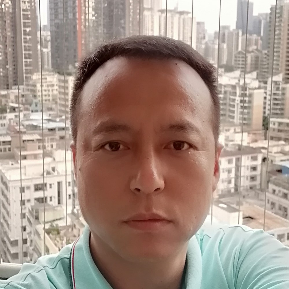 哥比较忙的照片
