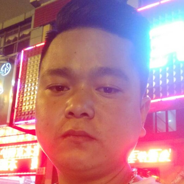 大力眼神的照片