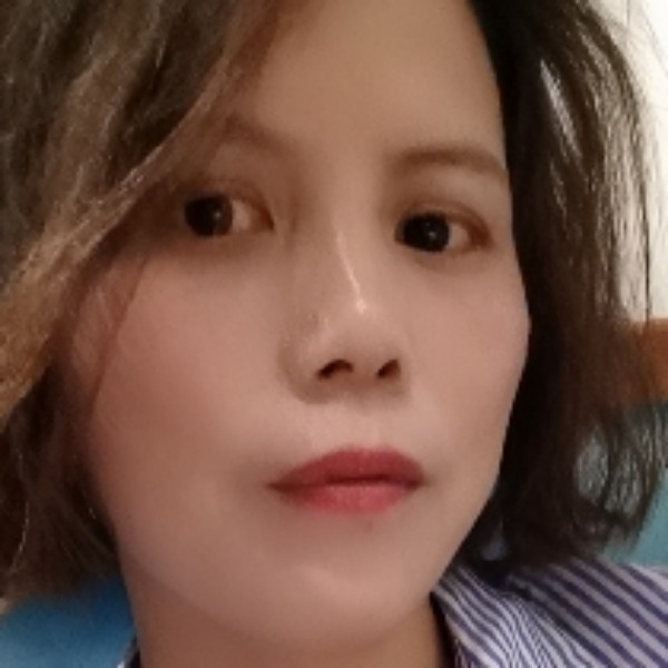 忧虑等待云朵的照片