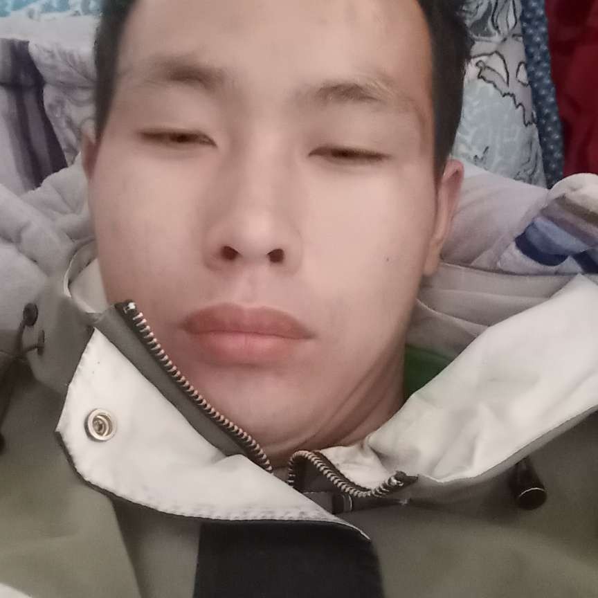 落后和裙子的照片
