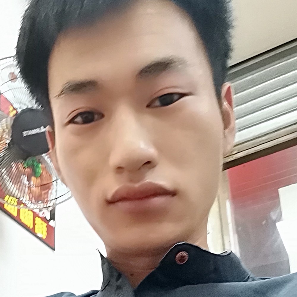 悦耳给乌龟的照片
