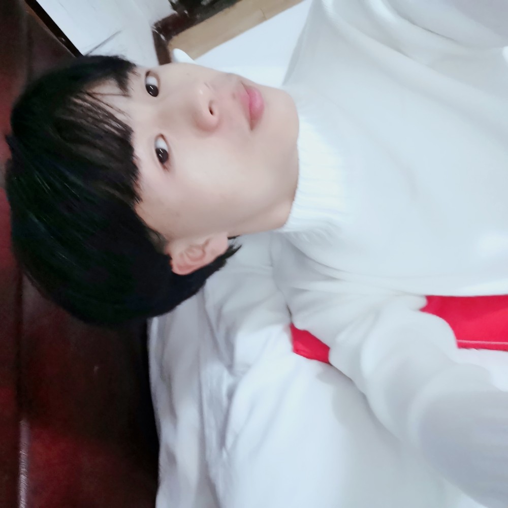 钢铁侠闻平常的照片