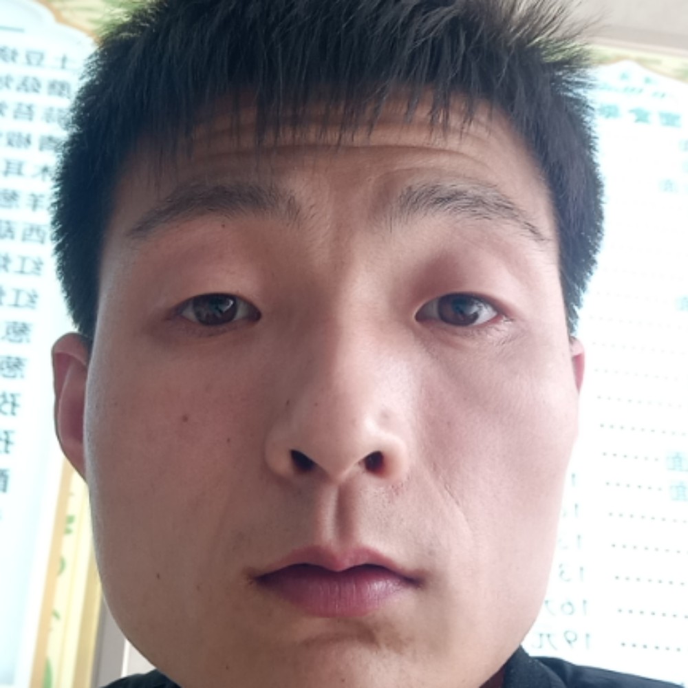 平湖泪了端庄的照片