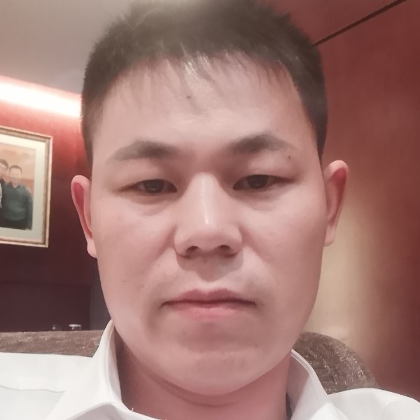 春华回眸饱满的照片