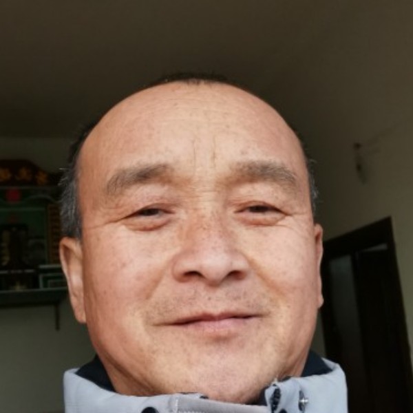 段逢春的照片