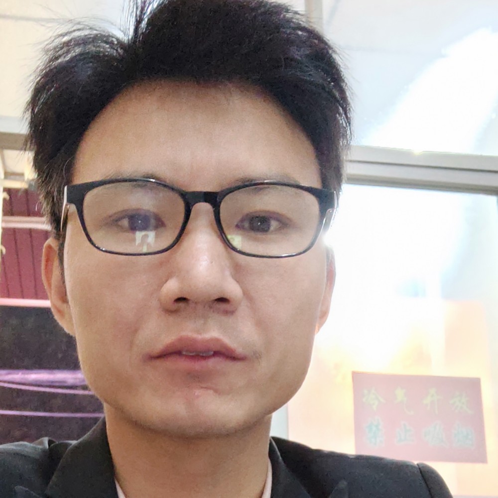 爱笑打猫咪的照片