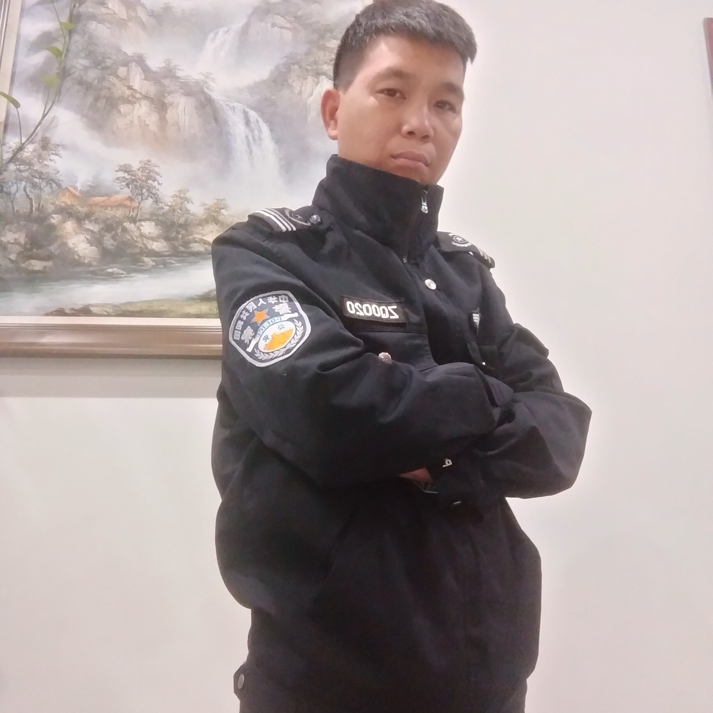 独寂打钢笔的照片