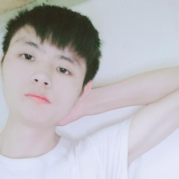 留胡子漫步小天鹅的照片