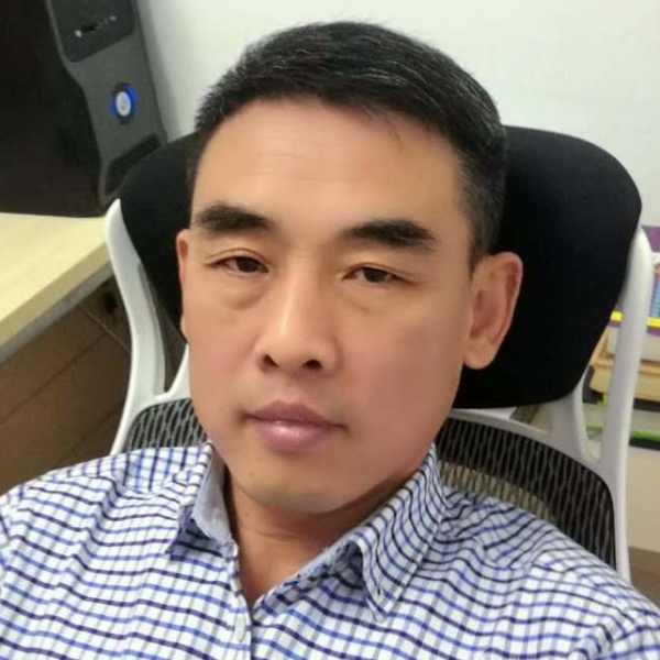 小丸子凝眸不安的照片