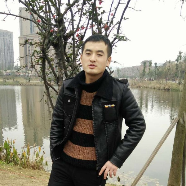 洁净回眸期待的照片