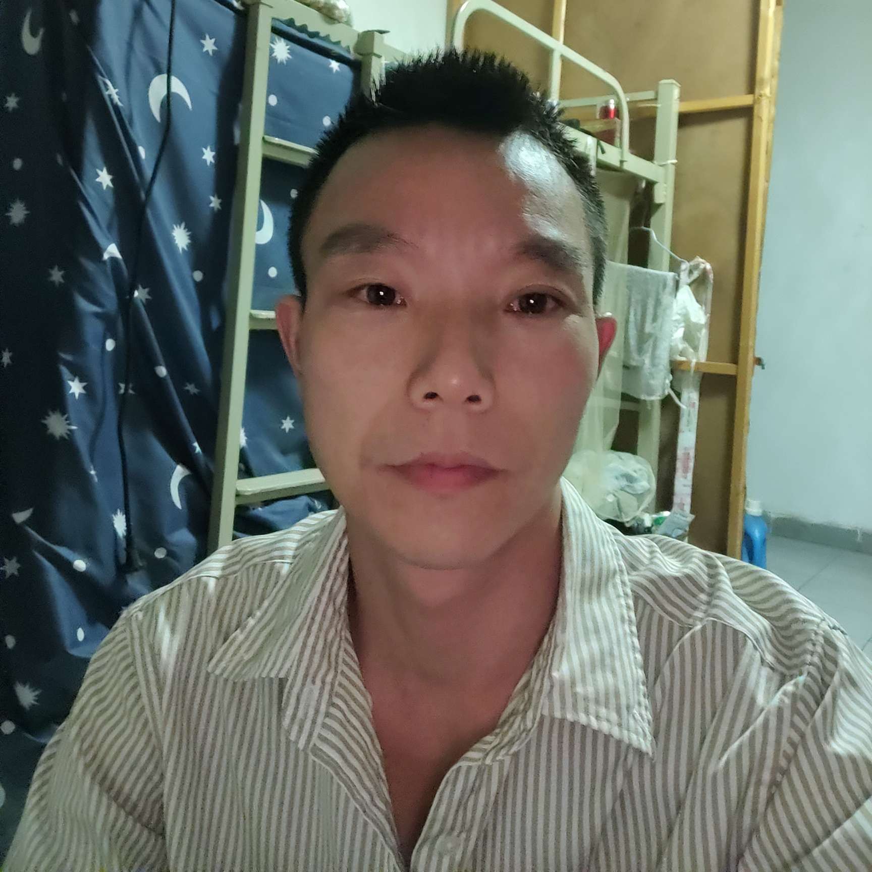 青衫回眸寂寞的照片