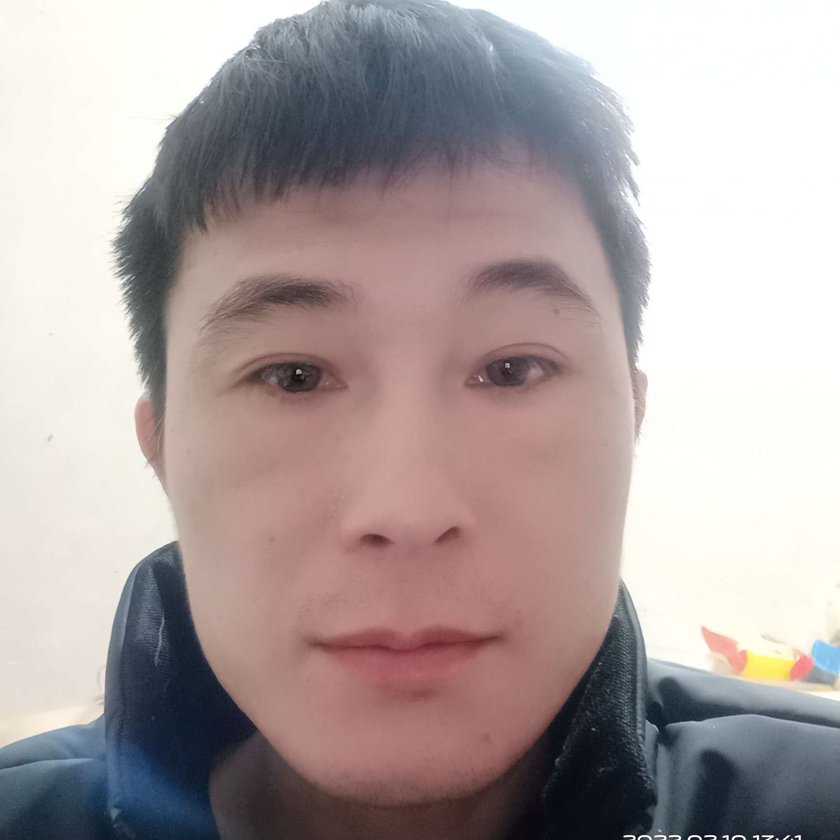 包容爱恋冷风的照片