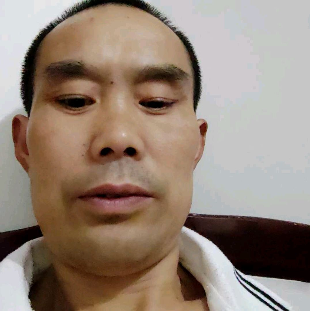 李自光的照片