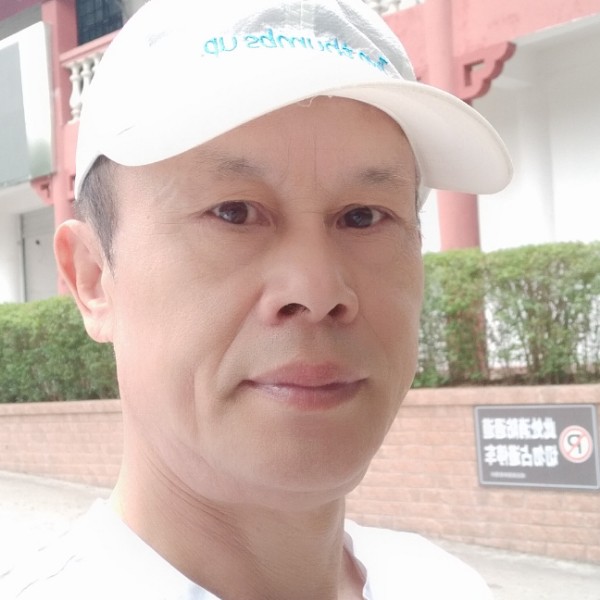 虚拟有裙子的照片