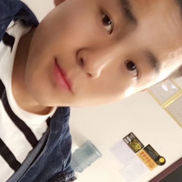 Triste灬的照片