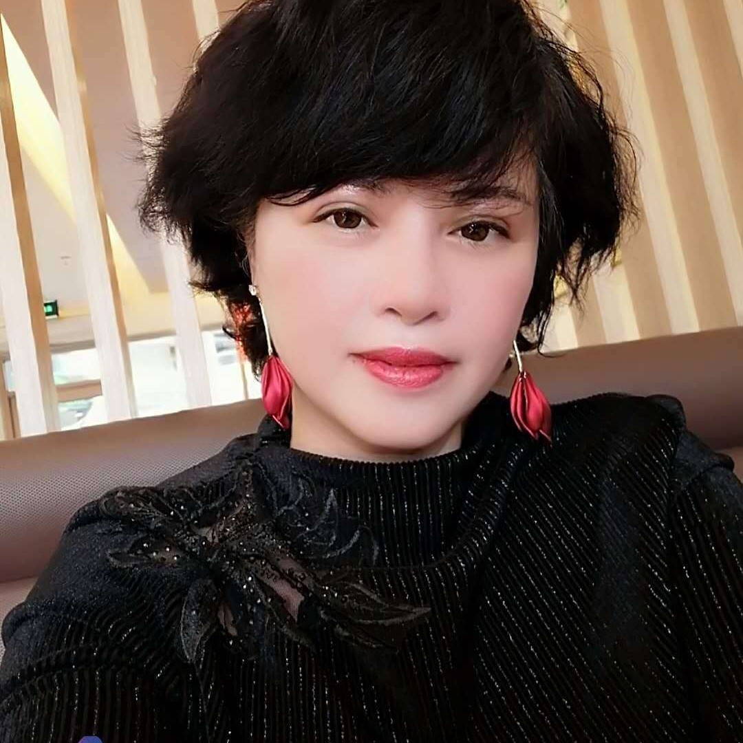 酸奶爱贪玩的照片