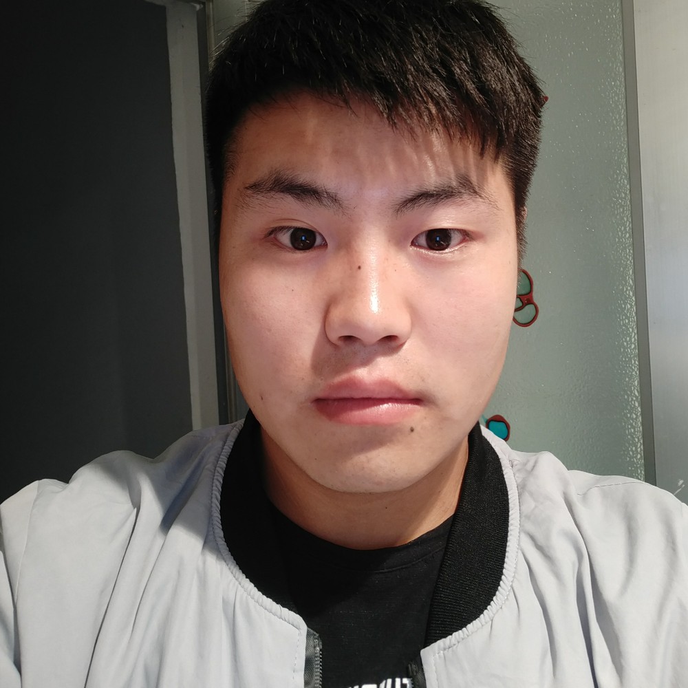 山间的明月的照片