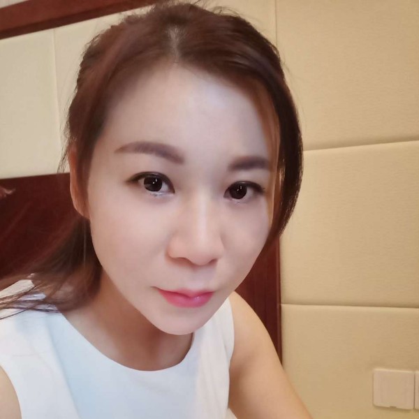 天空飘来的云的照片