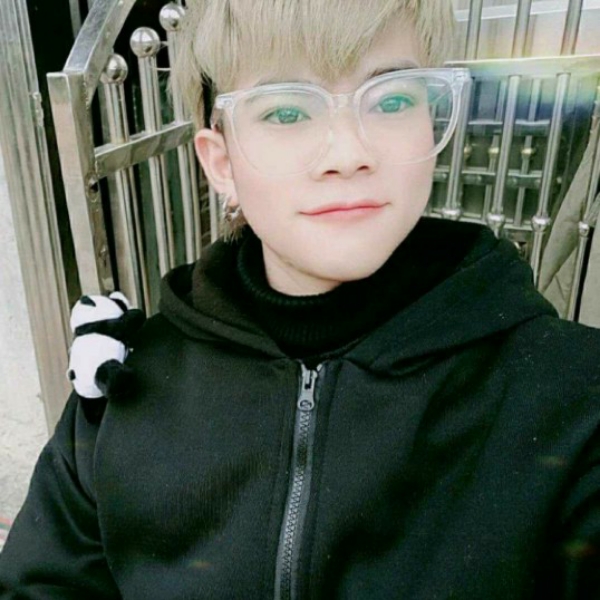 落后放弃犀牛的照片