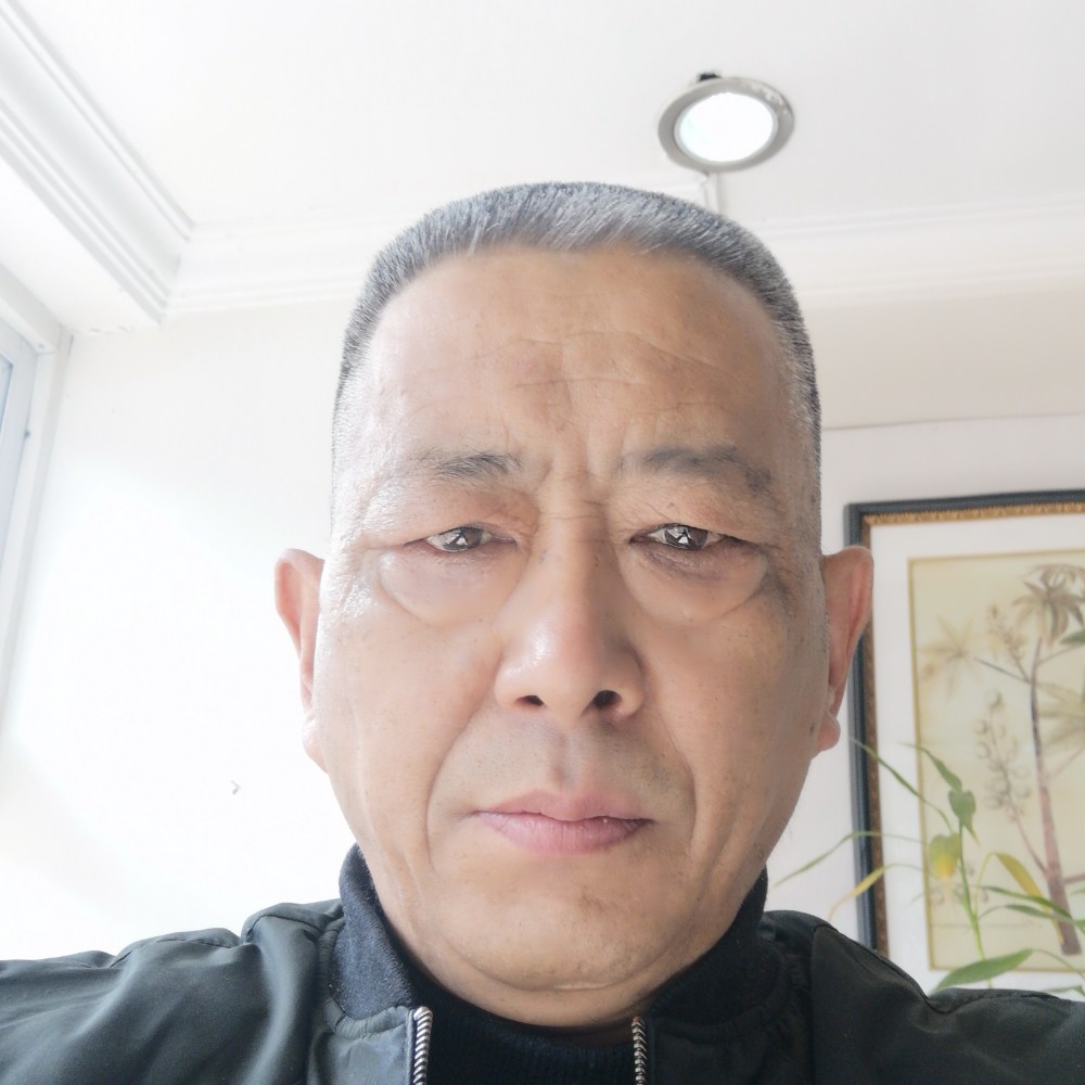 小松鼠迎贤惠的照片