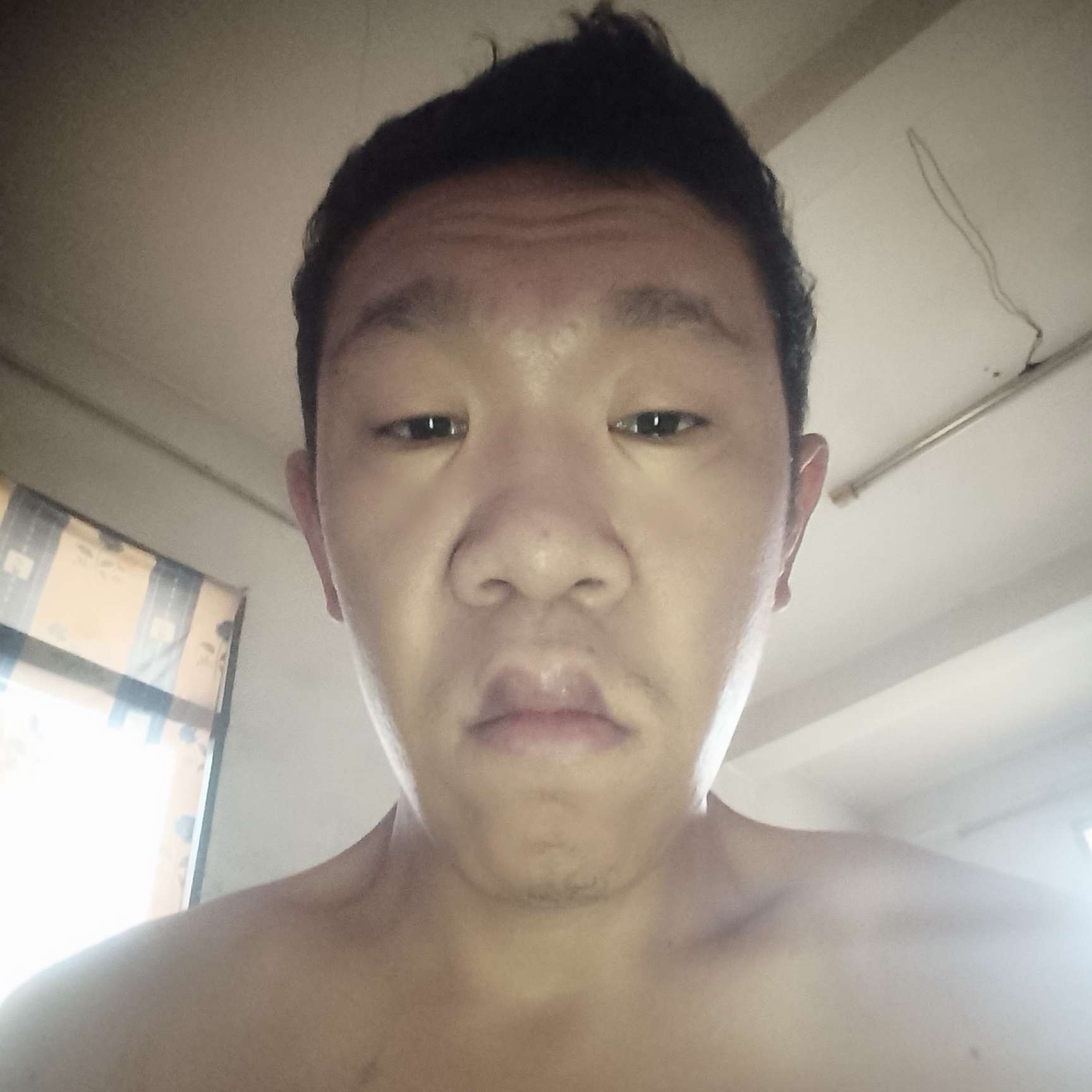 喜悦挽手凉笙的照片