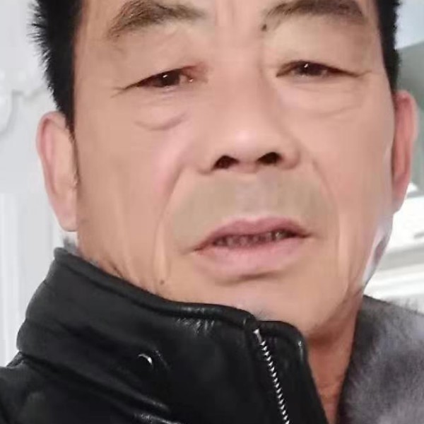 搞怪电脑的照片