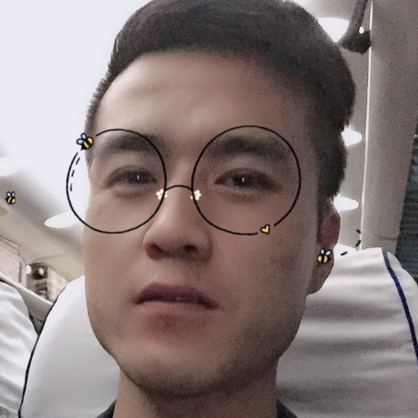 留着胡子犀牛的照片
